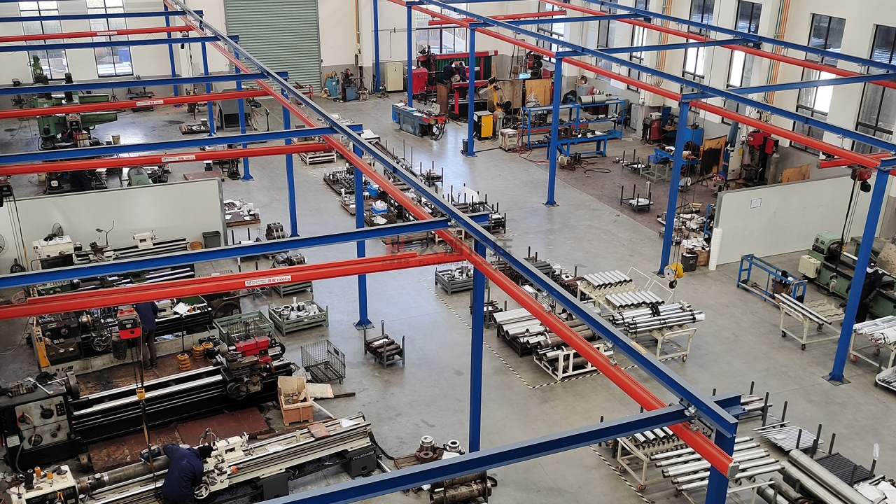 大鴻液壓金工車(chē)間