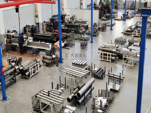 大鴻液壓金工車間